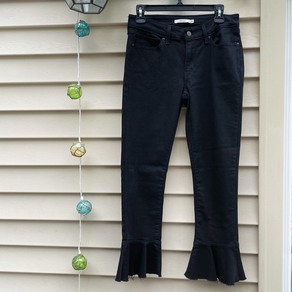 Levi’s 711 Ruffle-Hem Cropped Jeans